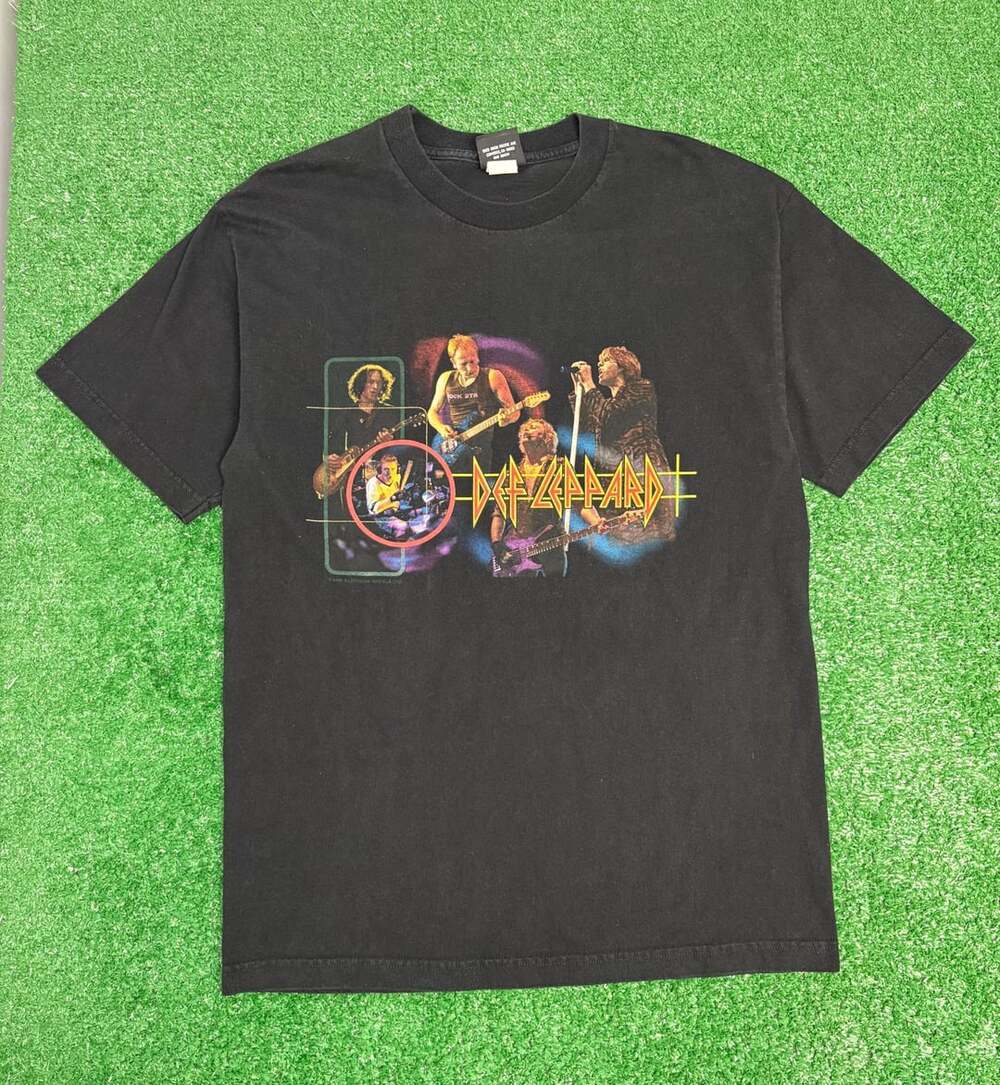 Rare Giant tag Y2K Def Leppard Graphic T Shirt Euphoria 2000 Tour Size L